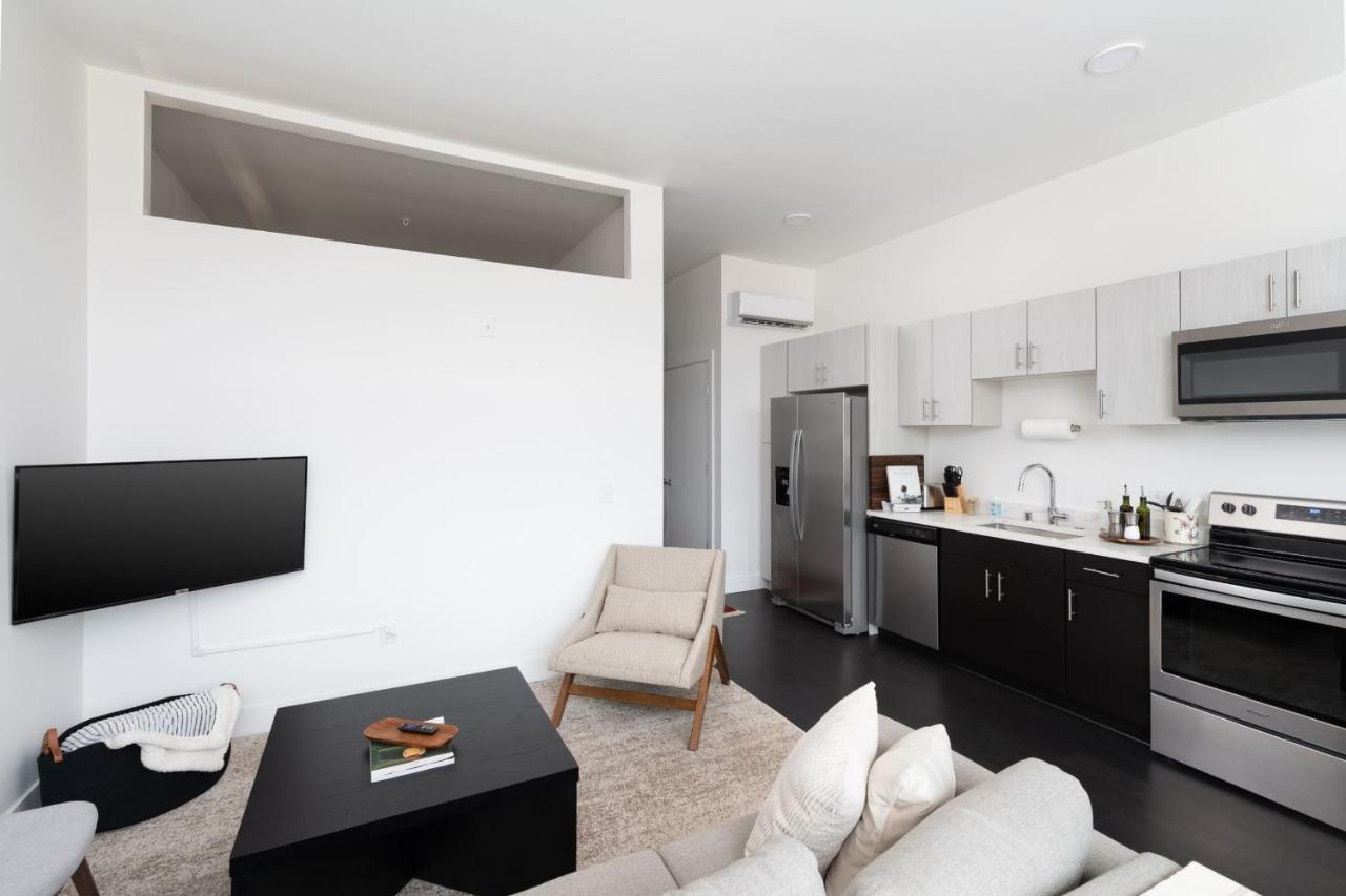 Modern 1Br Apt With Skywalk To Fiserv, Rooftop, And Parking Milwaukee Eksteriør billede